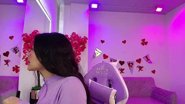 Maddie T18 online show from 17, 2, 2026