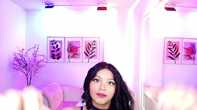 Maddie T18 online show from 25, 7, 2026