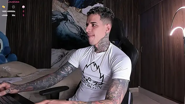 Snapshot of trisstann_ chatting on 4, 3, 2026 trisstann online show from 4, 3, 2026