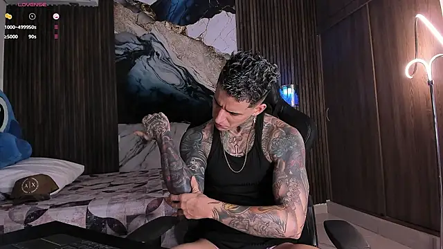 Snapshot of trisstann_ chatting on 8, 3, 2026 trisstann online show from 8, 3, 2026