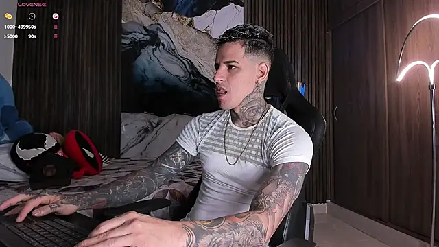 Snapshot of trisstann_ chatting on 14, 3, 2026 trisstann online show from 14, 3, 2026