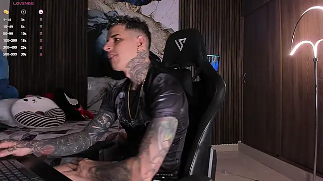 Snapshot of trisstann_ chatting on 15, 3, 2026 trisstann online show from 15, 3, 2026