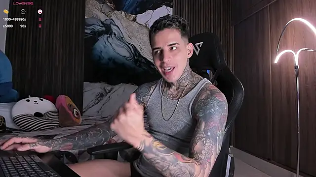 Snapshot of trisstann_ chatting on 17, 3, 2026 trisstann online show from 17, 3, 2026