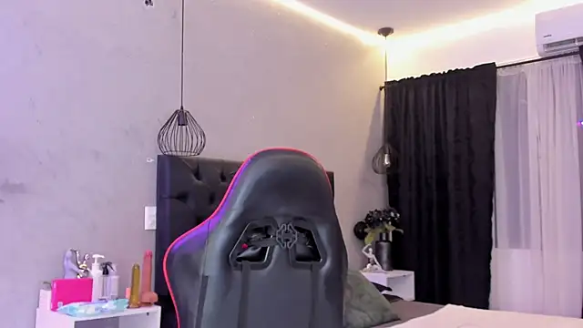 naomi  blair online show from 16, 7, 2026