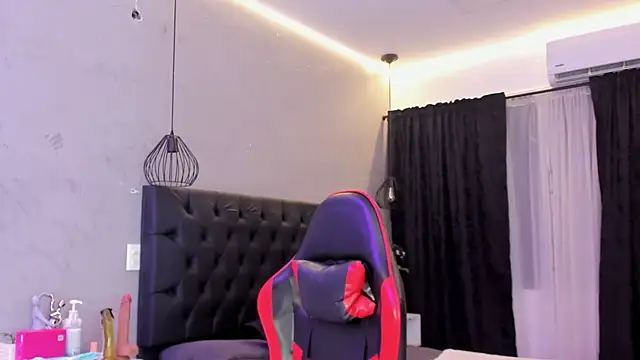 naomi  blair online show from 17, 7, 2026