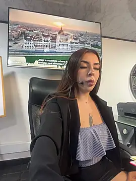 Snapshot of Sweet_bellaa_ chatting on 22, 4, 2026 Sweet bellaa online show from 22, 4, 2026