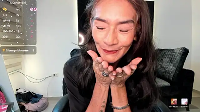 Emma Mendozaa online show from 13, 6, 2026