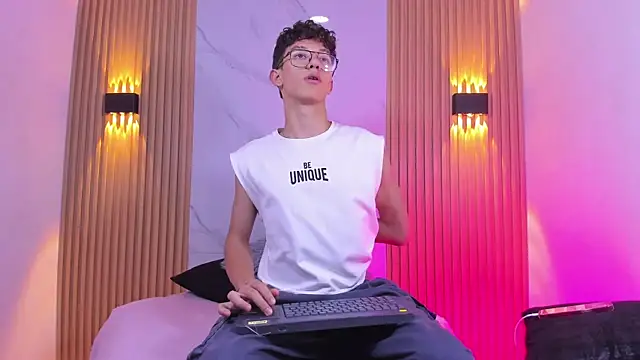 Christopher Hunter online show from 24, 2, 2026