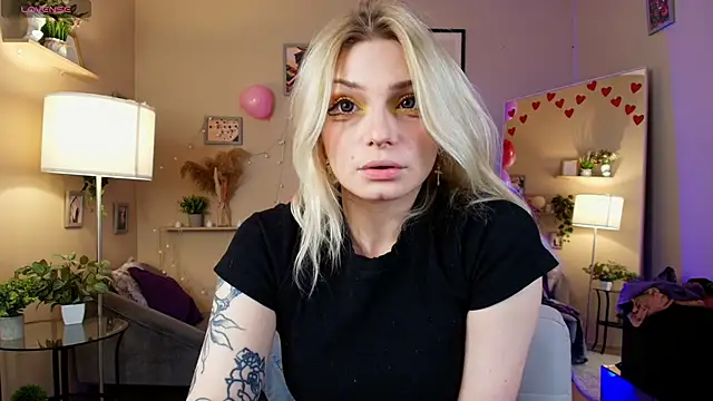 Snapshot of AvaSun chatting on 18, 2, 2026 AvaSun online show from 18, 2, 2026