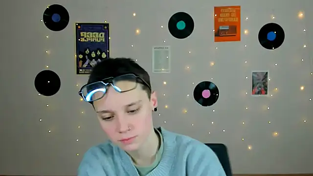 Snapshot of emi_fade chatting on 4, 2, 2026 emi fade online show from 4, 2, 2026