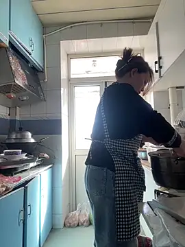 Snapshot of Youyou_12 chatting on 6, 3, 2026 Youyou 12 online show from 6, 3, 2026