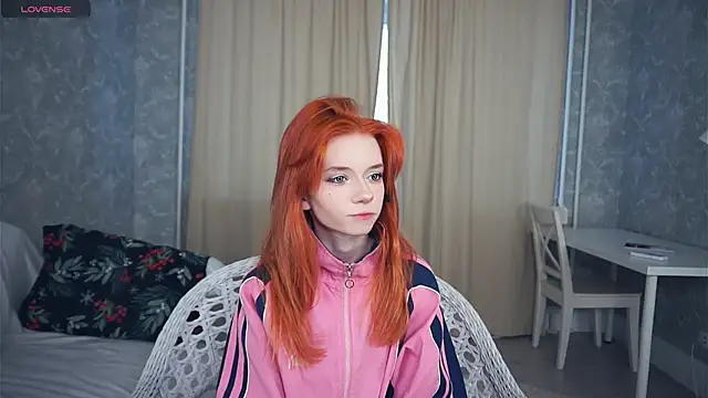 Snapshot of TarynPalek chatting on 3, 2, 2026 TarynPalek online show from 3, 2, 2026