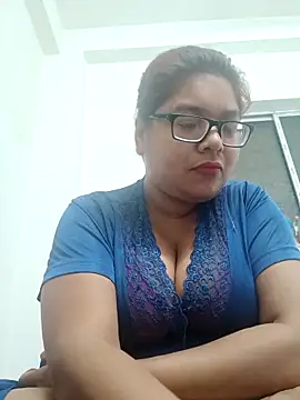 Elie Hallway online show from 5, 3, 2026