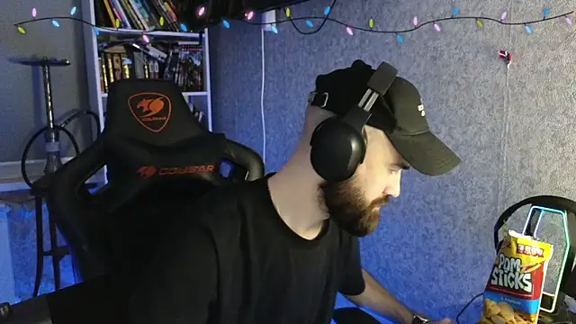 Snapshot of _Mostly_ chatting on 23, 2, 2026 Mostly online show from 23, 2, 2026