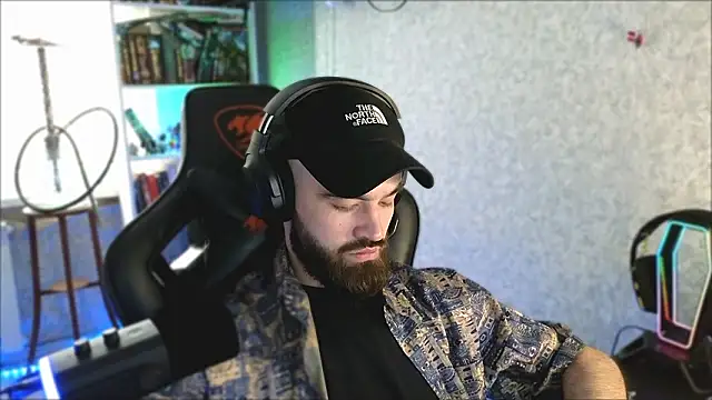 Snapshot of _Mostly_ chatting on 3, 3, 2026 Mostly online show from 3, 3, 2026