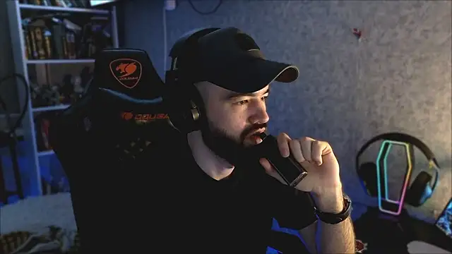 Snapshot of _Mostly_ chatting on 6, 3, 2026 Mostly online show from 6, 3, 2026