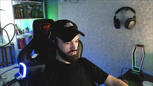 Snapshot of _Mostly_ chatting on 6, 3, 2026 Mostly online show from 6, 3, 2026