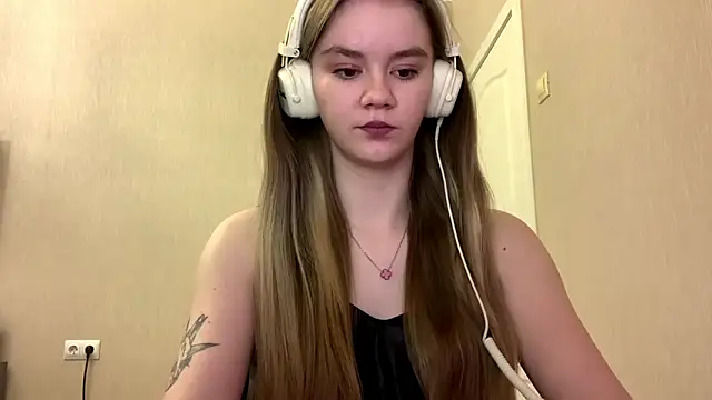 Snapshot of AgnesShy_ chatting on 23, 2, 2026 AgnesShy online show from 23, 2, 2026