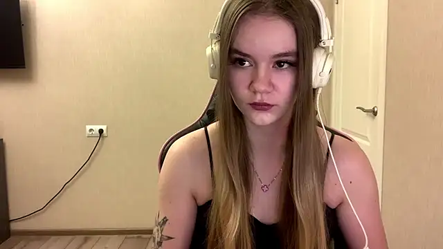 Snapshot of AgnesShy_ chatting on 13, 3, 2026 AgnesShy online show from 13, 3, 2026