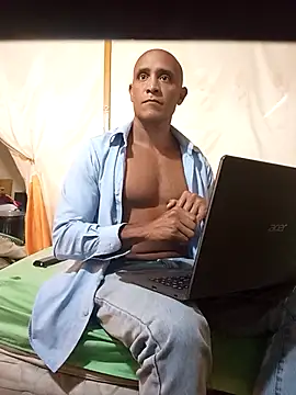 Snapshot of djmorenoo chatting on 6, 3, 2026 djmorenoo online show from 6, 3, 2026