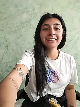 EmmaWilliamss4 online show from 17, 2, 2026