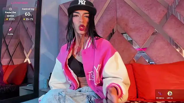 Snapshot of MeghanQueen__ chatting on 4, 3, 2026 MeghanQueen online show from 4, 3, 2026