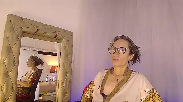 laurasofia45 online show from 28, 4, 2026