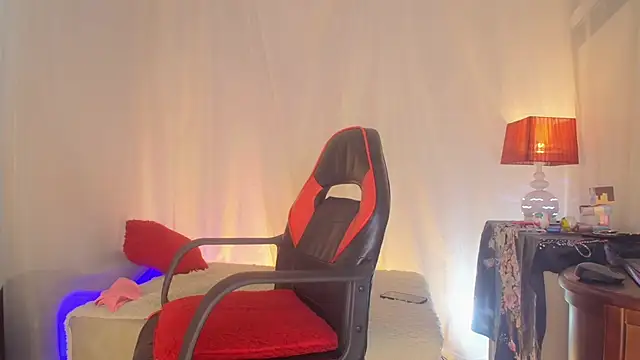 laurasofia45 online show from 25, 6, 2026