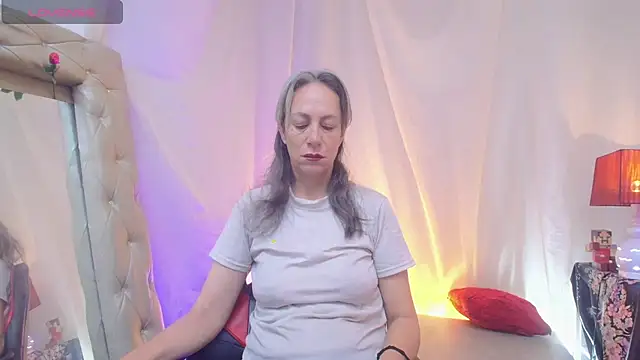 laurasofia45 online show from 3, 7, 2026