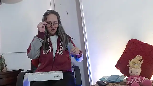 laurasofia45 online show from 24, 7, 2026