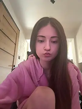 Snapshot of karlaluuvv chatting on 18, 3, 2026 karlaluuvv online show from 18, 3, 2026