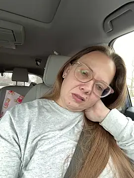 Snapshot of lickablelynn87 chatting on 24, 2, 2026 lickablelynn87 online show from 24, 2, 2026