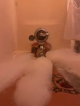 Snapshot of lickablelynn87 chatting on 11, 3, 2026 lickablelynn87 online show from 11, 3, 2026