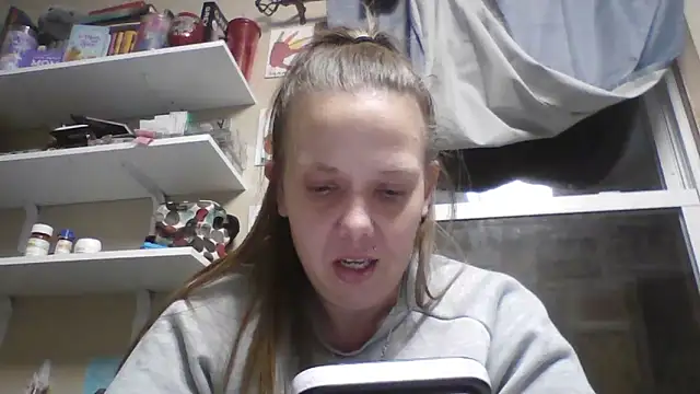 Snapshot of lickablelynn87 chatting on 13, 3, 2026 lickablelynn87 online show from 13, 3, 2026