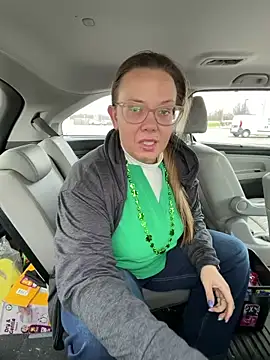 Snapshot of lickablelynn87 chatting on 17, 3, 2026 lickablelynn87 online show from 17, 3, 2026