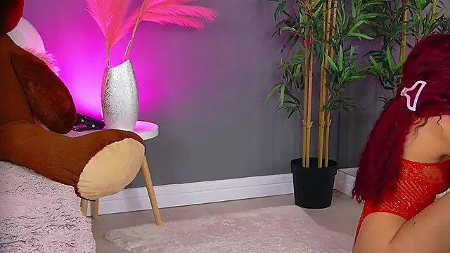 CrystalRedd online show from 5, 5, 2026