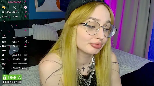 AdeLuna online show from 27, 5, 2026