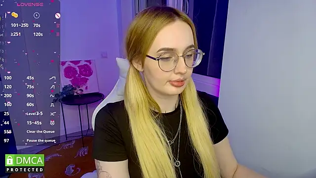 AdeLuna online show from 30, 5, 2026
