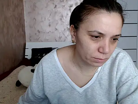 Snapshot of LorraGrey chatting on 5, 3, 2026 LorraGrey online show from 5, 3, 2026