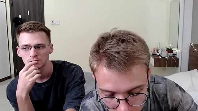 Snapshot of NikiKerryCum chatting on 20, 4, 2026 NikiKerryCum online show from 20, 4, 2026