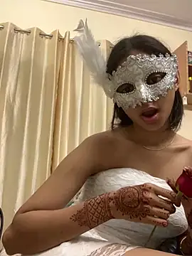 HEENA-STRIP online show from 16, 2, 2026