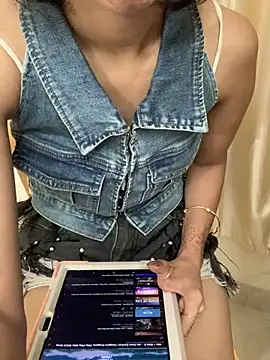 HEENA-STRIP online show from 24, 2, 2026