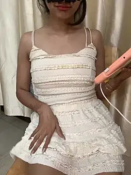 HEENA-STRIP online show from 25, 2, 2026