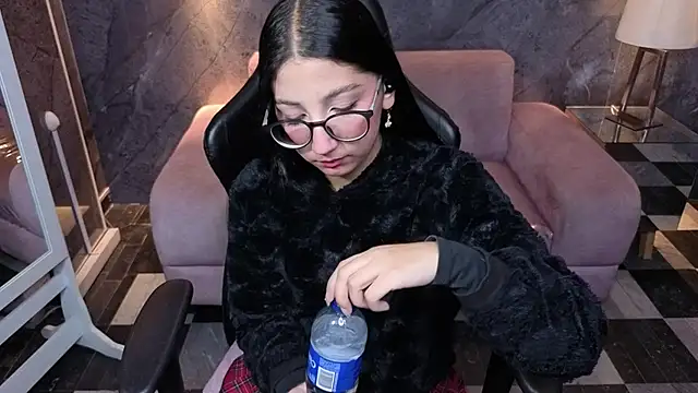 Sophie jones b online show from 5, 3, 2026