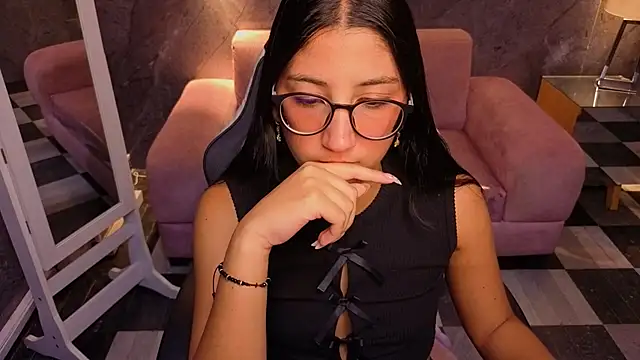 Snapshot of Sophie_jones_b chatting on 2, 5, 2026 Sophie jones b online show from 2, 5, 2026