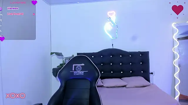 MILAH TAY online show from 5, 2, 2026