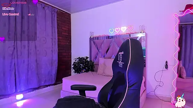 ZAYRA TAY online show from 2, 2, 2026