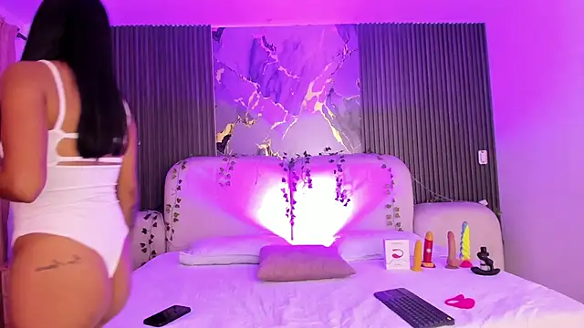 Snapshot of JazminRusso_ chatting on 15, 5, 2026 JazminRusso online show from 15, 5, 2026
