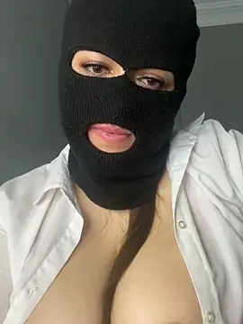 Snapshot of maryam-6 chatting on 8, 3, 2026 maryam-6 online show from 8, 3, 2026