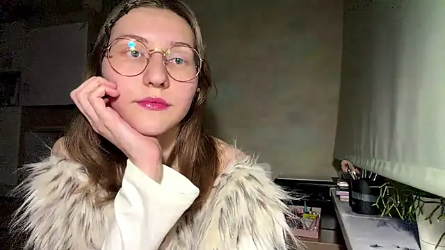 Miaaa Moon online show from 22, 4, 2026